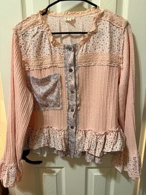 POL Blush Pink Floral-Accent Lace-Trim Button Down Top